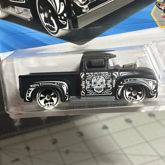 2025 HOT WHEELS CUSTOM '56 FORD TRUCK 8/10 Celebration Racers #233 NEW - Picture 2 of 9
